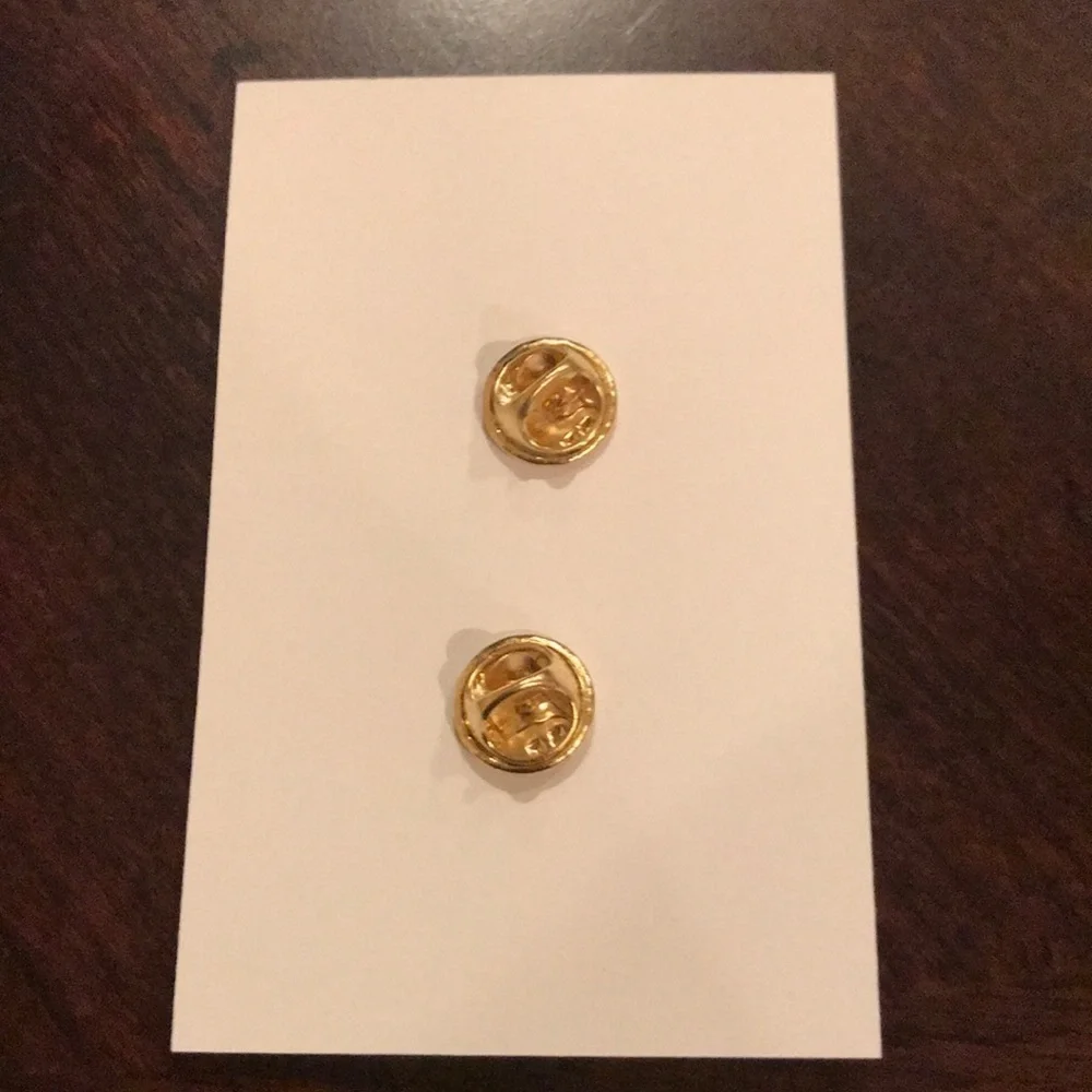 Gorgeous gold, black, and white pledge lapel pin.